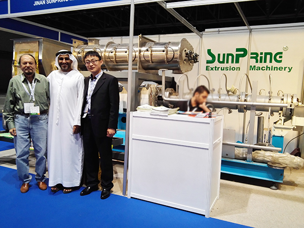 在食品或者飼料處理過程中雙螺桿膨化機(jī)的功能