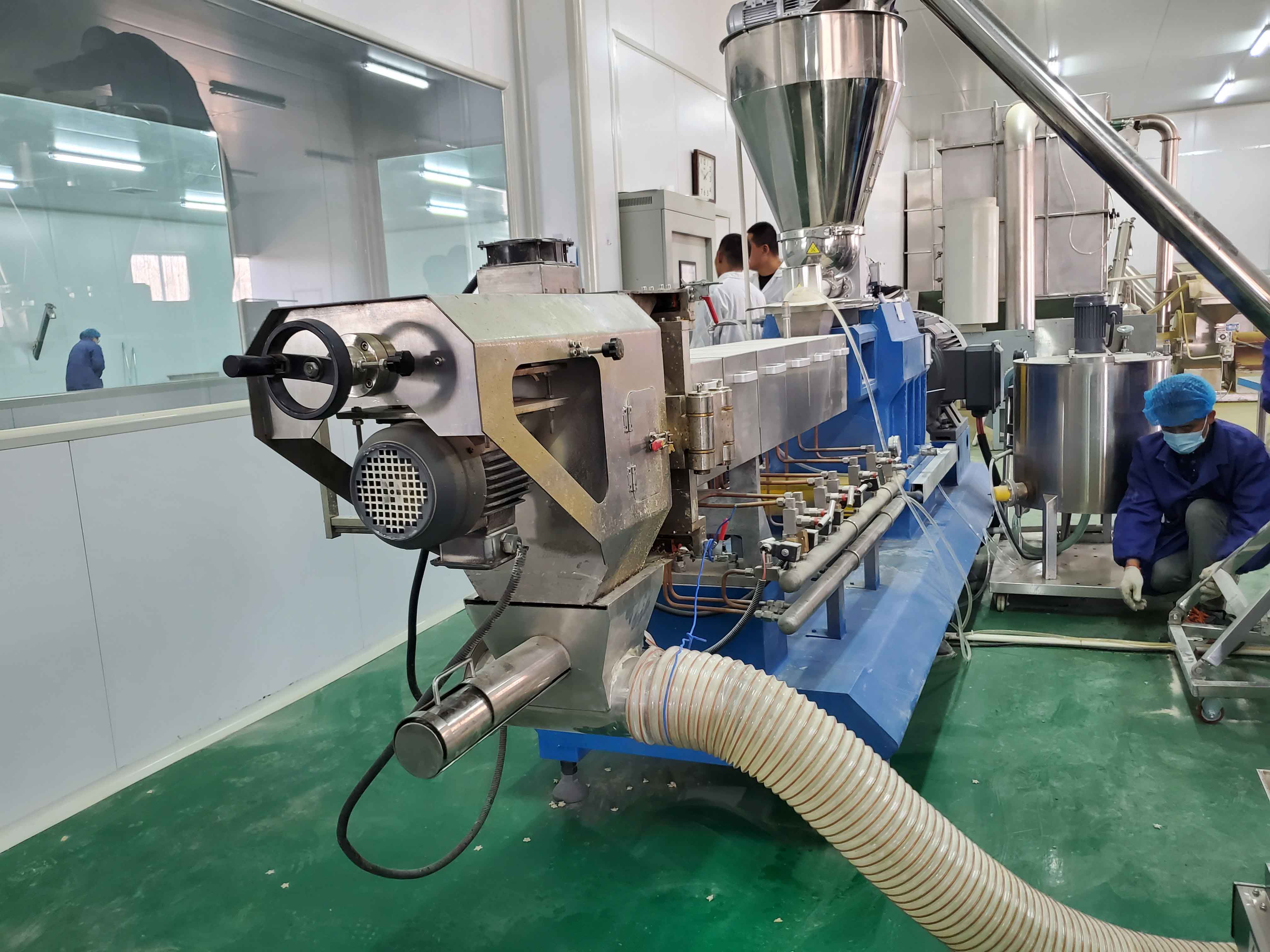 膨化機轉(zhuǎn)速越慢出料越慢嗎？